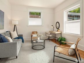 1726 15th Avenue 7, Seattle WA 98122