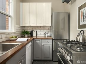 1726 15th Avenue 7, Seattle WA 98122