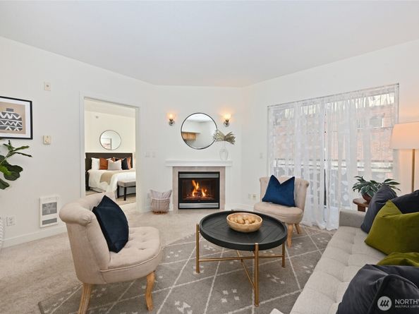 2331 42nd Avenue SW 209, Seattle WA 98116