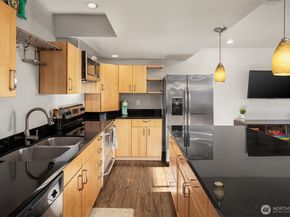 5217 5th Avenue NE, Seattle WA 98105