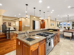 1610 10th Street W, Kirkland WA 98033