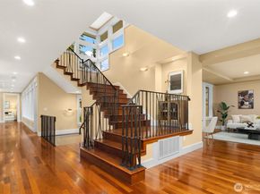 1610 10th Street W, Kirkland WA 98033