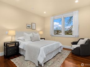 1610 10th Street W, Kirkland WA 98033