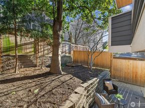 3828 Interlake Avenue N A, Seattle WA 98103