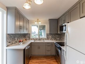 23504 110th place SE, Kent WA 98031