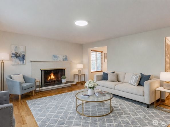 23504 110th place SE, Kent WA 98031