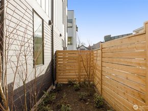 1014 A NE 70th Street, Seattle WA 98115