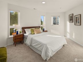 4528 8th Avenue NE 5A, Seattle WA 98105