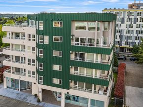 4528 8th Avenue NE 5A, Seattle WA 98105
