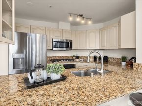 4528 8th Avenue NE 5A, Seattle WA 98105