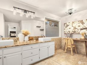 20024 NE 188th Place, Woodinville WA 98077