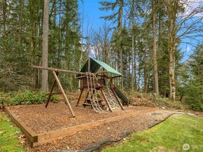 20024 NE 188th Place, Woodinville WA 98077