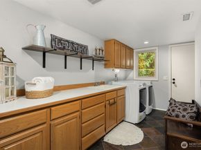 20024 NE 188th Place, Woodinville WA 98077