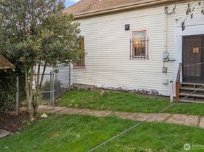 414 NE 42nd Street, Seattle WA 98105