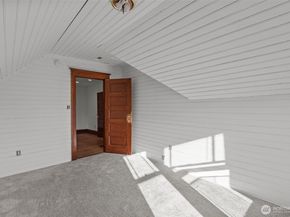 414 NE 42nd Street, Seattle WA 98105