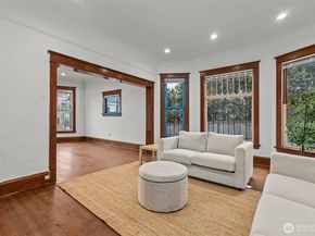 414 NE 42nd Street, Seattle WA 98105