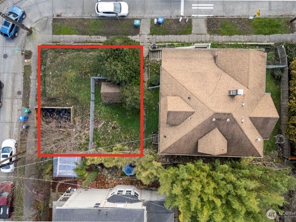 414 NE 42nd Street, Seattle WA 98105