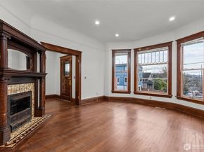 414 NE 42nd Street, Seattle WA 98105