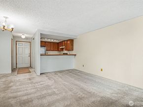 13717 Linden Avenue N 229, Seattle WA 98133