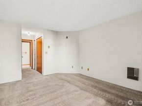 13717 Linden Avenue N 229, Seattle WA 98133