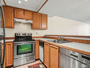 13717 Linden Avenue N 229, Seattle WA 98133