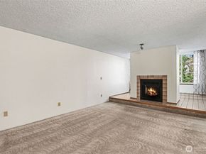 13717 Linden Avenue N 229, Seattle WA 98133