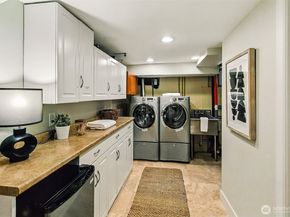 1939 E Crescent Drive, Seattle WA 98112