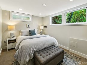 1939 E Crescent Drive, Seattle WA 98112