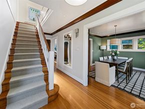 1939 E Crescent Drive, Seattle WA 98112