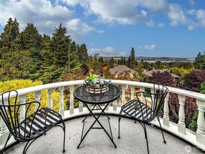 1939 E Crescent Drive, Seattle WA 98112