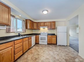 2707 18th Street, Everett WA 98201