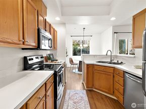 4710 Mill Pond Dr SE 304, Auburn WA 98092