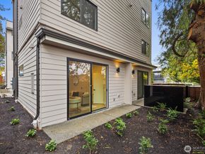 939 N 87th Street A, Seattle WA 98103