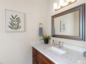 553 SE Andrews Street B, Issaquah WA 98027