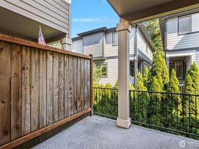 553 SE Andrews Street B, Issaquah WA 98027