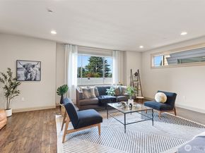 553 SE Andrews Street B, Issaquah WA 98027