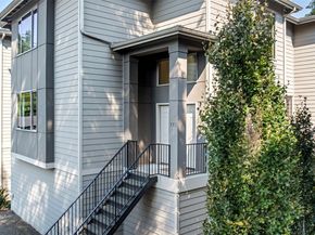 553 SE Andrews Street B, Issaquah WA 98027