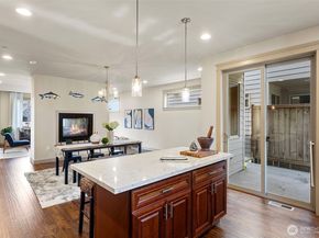 553 SE Andrews Street B, Issaquah WA 98027