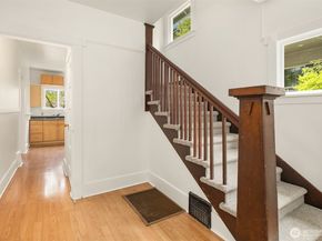 2031 Eastlake Avenue E, Seattle WA 98102