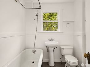2031 Eastlake Avenue E, Seattle WA 98102