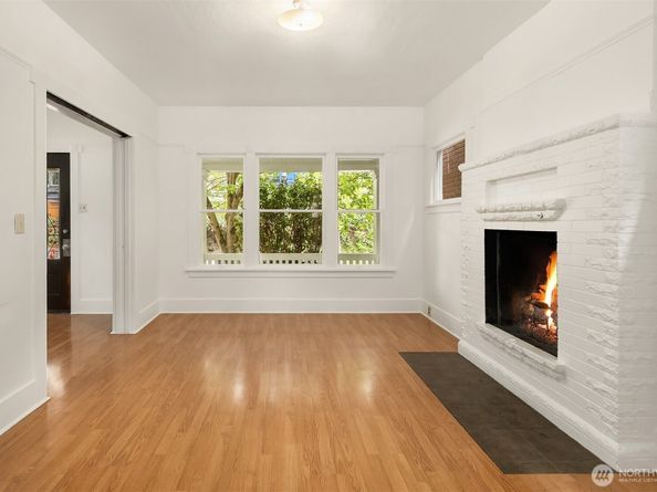 2031 Eastlake Avenue E, Seattle WA 98102