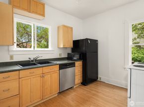 2031 Eastlake Avenue E, Seattle WA 98102