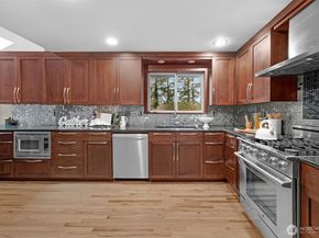 23619 5th Avenue W, Bothell WA 98021