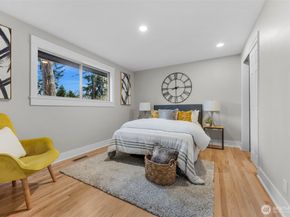 23619 5th Avenue W, Bothell WA 98021