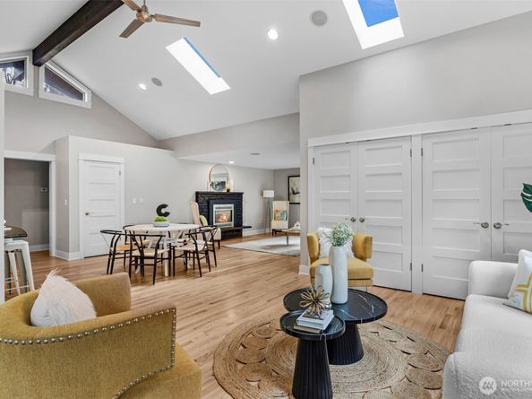 23619 5th Avenue W, Bothell WA 98021