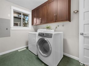 23619 5th Avenue W, Bothell WA 98021