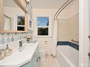 10332 Ashworth Avenue N, Seattle WA 98133