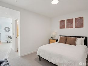 515 Howe Street A, Seattle WA 98109