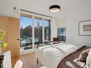 515 Howe Street A, Seattle WA 98109