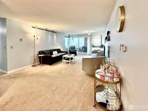 10501 8th Avenue NE 335, Seattle WA 98125